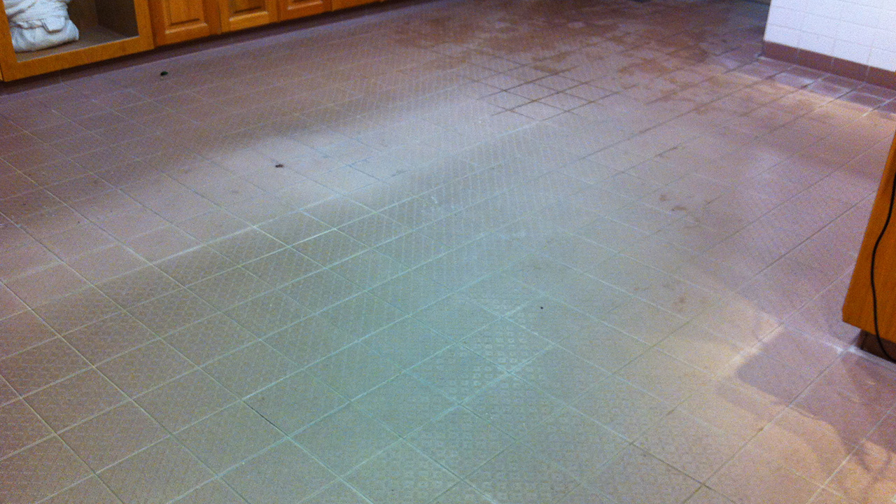 Changing Area Deep Clean at Bannatyne Fitness Grove Park Changing Area Deep Clean, Renue UK